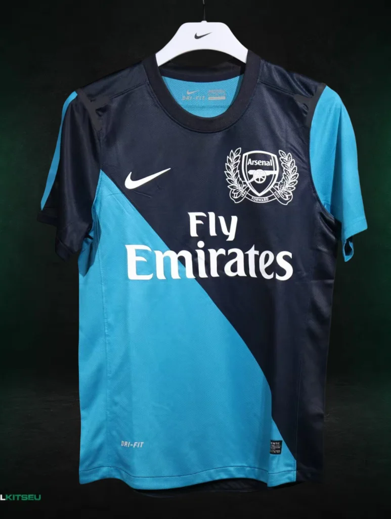 Arsenal FC Away Retro Shirt Player 2011/12