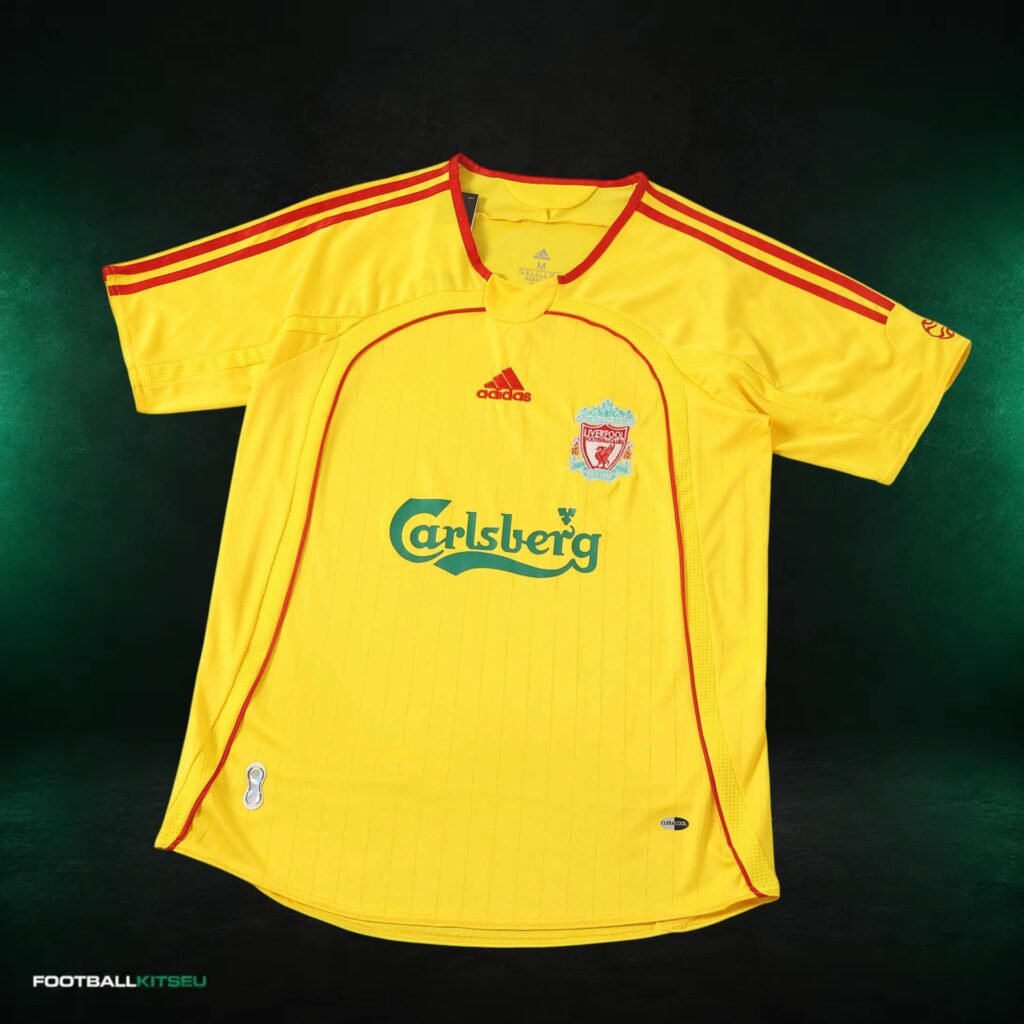 Liverpool Retro Shirt Fan 2006/07